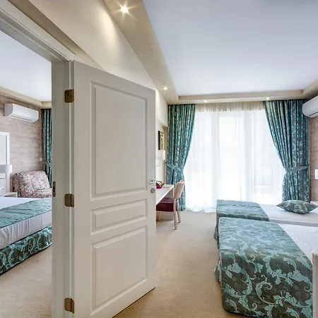 Siena Palace بريمورسكو