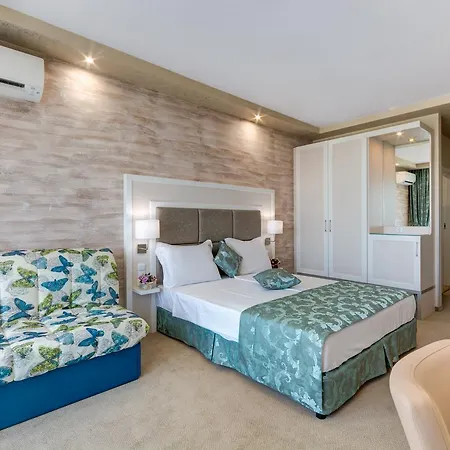 Siena Palace بريمورسكو