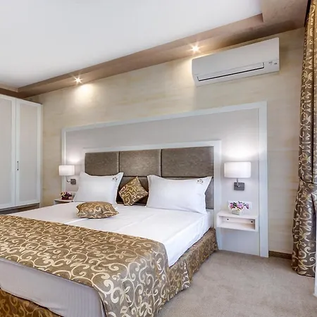 Siena Palace 호텔 프리모르스코